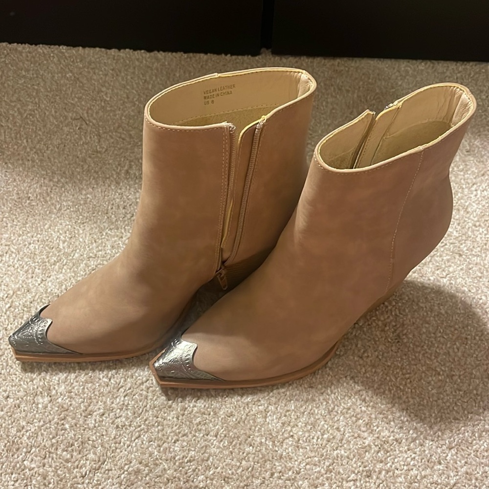 Oasis Society Booties